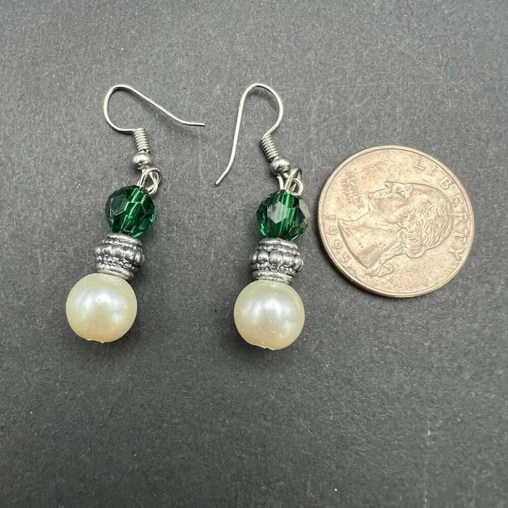 Faux Pearl Pierced Dangle Earrings Green Bead‎ Silver Tone Wire Drop